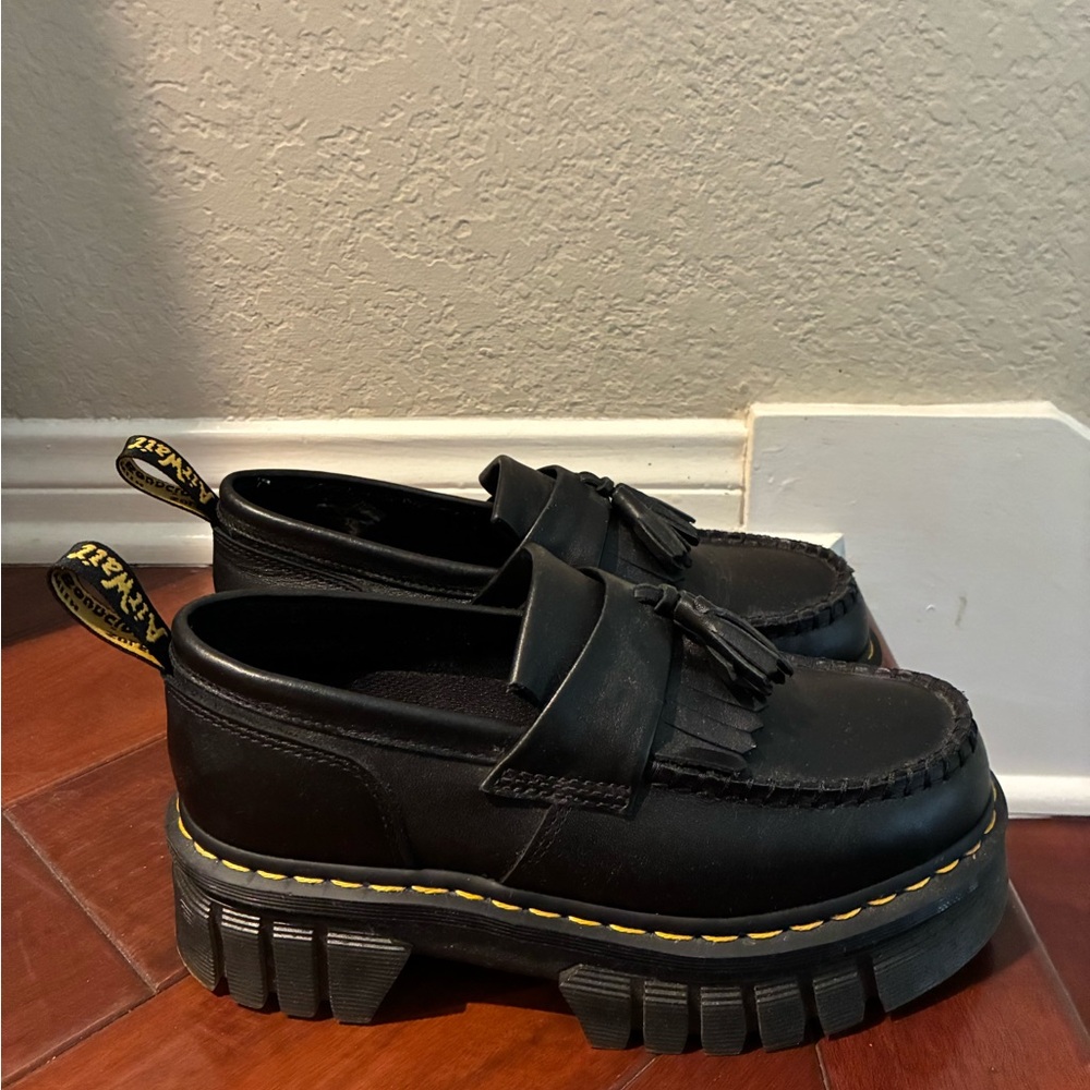 Dr. Marten’s AirWair Adrian Quad Leather Platform black leather Loafers.Size US8 - Picture 6 of 8